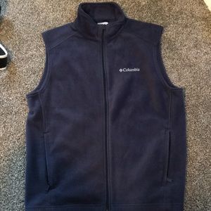 COLUMBIA FLEECE VEST!